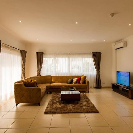 Accra Fine Suites - Holi Flats Airport Residential Dış mekan fotoğraf